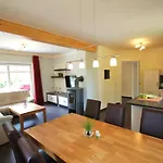 Is A Modern Retreat Prázdninový dům *